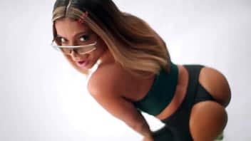 Anita nua em uma festinha prive Anita nua em uma festinha prive