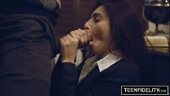 Gif de boquete e sexo quente com estudante safada