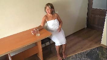 Enfiando no cu amador mulher mais velha dando seu tobinha Enfiando no cu amador mulher mais velha dando seu tobinha