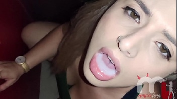 Cabine erótica mulher tomando muita rola na buceta peluda