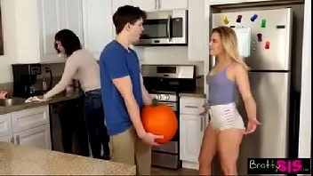 Incesto videos comendo a irmãnzinha gostosa e safada