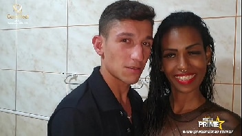 Novinha favelada transando gostoso com o novinho Novinha favelada transando gostoso com o novinho