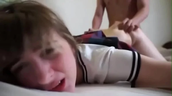 Novinha Safada de Mini Saia Arregaçada Querendo Muito Sexo